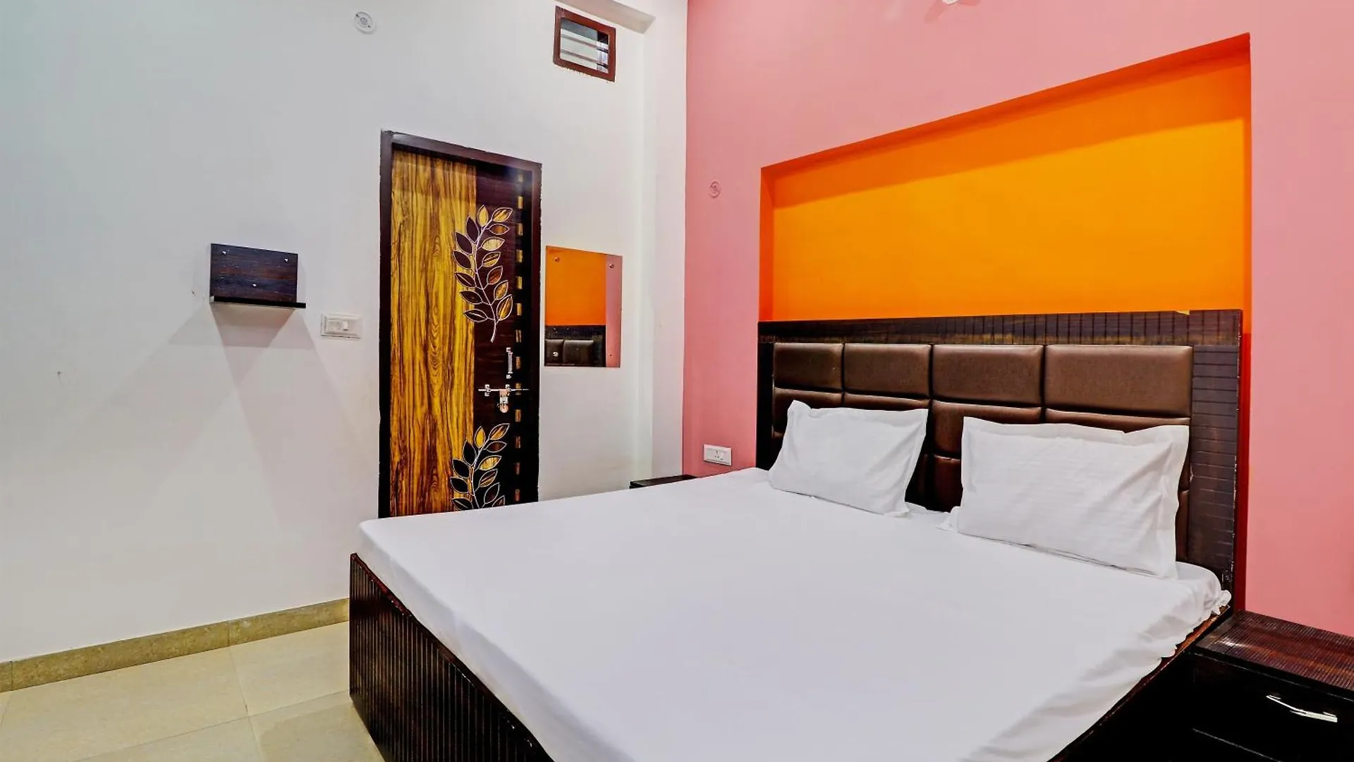 Hotel O Om Palace Agra