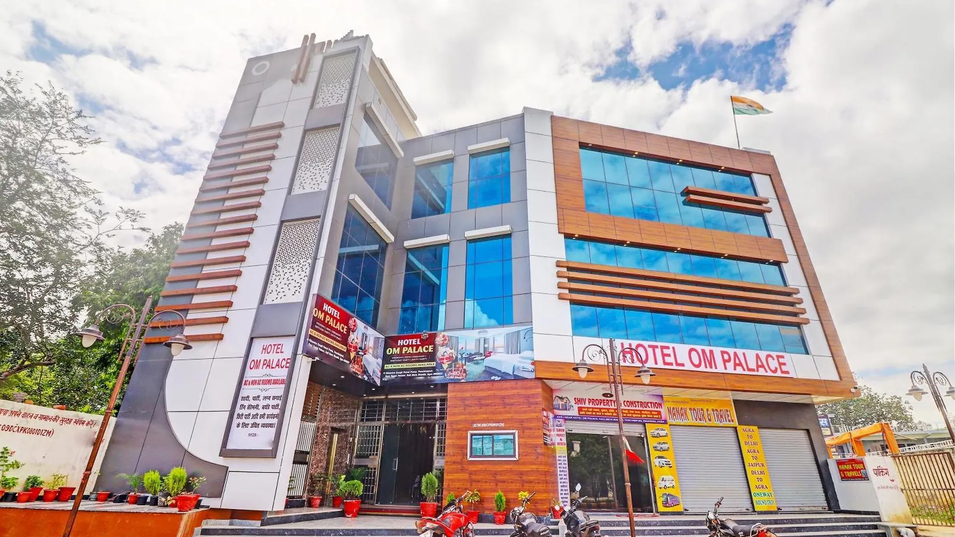 Hotel O Om Palace Agra  Agra (Uttar Pradesh)