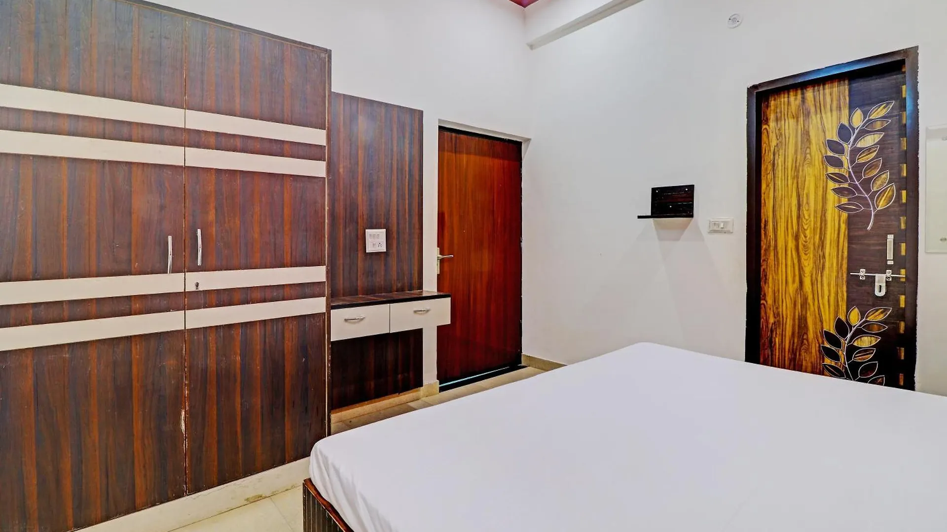 Hotel O Om Palace Agra