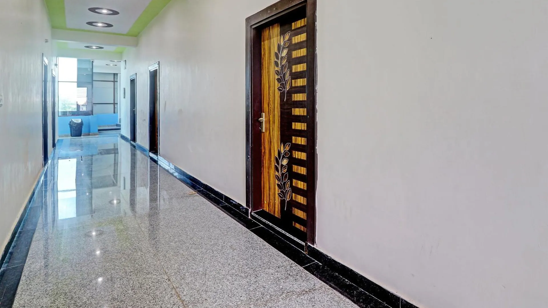 Hotel O Om Palace Agra   Agra (Uttar Pradesh)